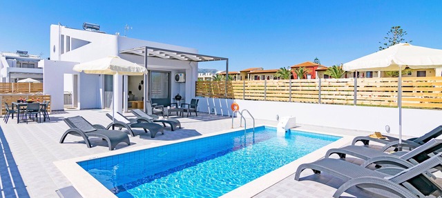 Blue oyster Beachfront villa, No car needed 4
