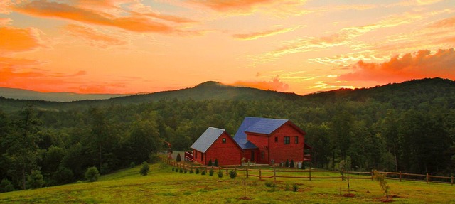Blue Ridge Mountain View Huge Log Cabin sleeps 18. Outdoor living & Game Room