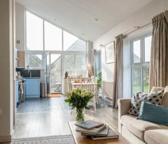Blueberry Barn, light and airy barn conversion near Bruton