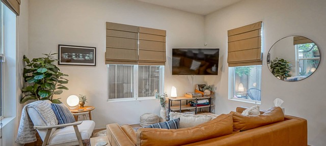 Boho 2b/2ba Downtown/OldTown, Patio w/fire feature