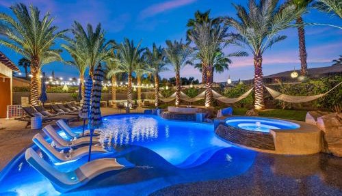 BOHO Villa Htd Pool, Spa, Pickle Ball Ct, Cabana