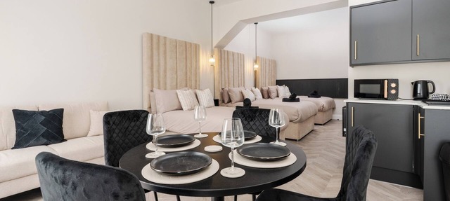 Bold St | Kitchenette w/Fridge | Largest Apartment