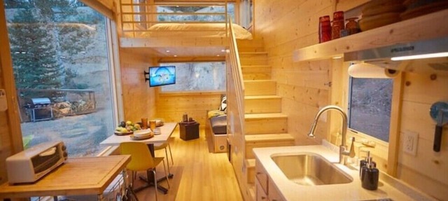 Bougie TinyHome w View & Hot Tub near Hot Springs