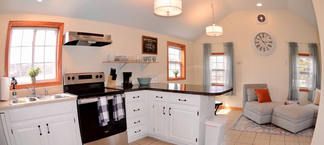 Bozenkill Bungalow: Charming countryside home.