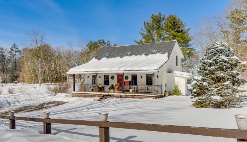 Bradford Group Getaway! Cabin w/Deck & Fire Pit