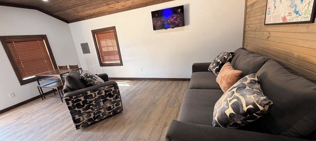 BRAND NEW! 1 bedroom cabin with two beds and a large couch. Near pickwick lake