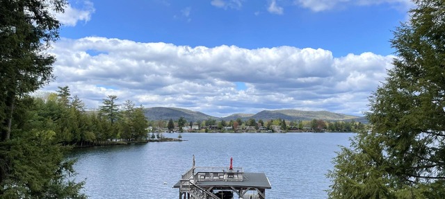 Breathtaking Log Cabin Directly on Lake George 5bd