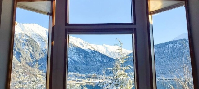 Breathtaking Ocean, Mountain & Juneau Views