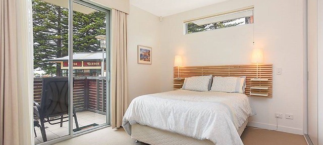 Breeze Beachfront Apartment 1: Ocean Views and Convenient Ground Floor Access!