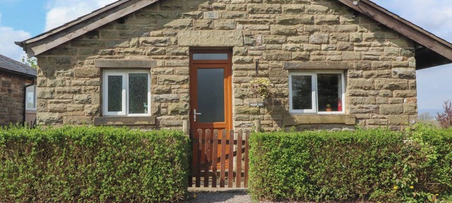 BRIDGE END, with open fire in Downham