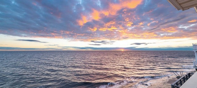 Bright and beautiful home on the Delaware Bay