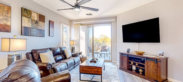 Bright and spacious mountain-view home with pool/hot tub on-site, golfing nearby
