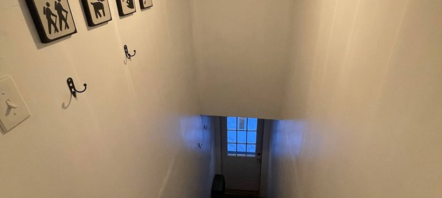 Bright apartment close to downtown.