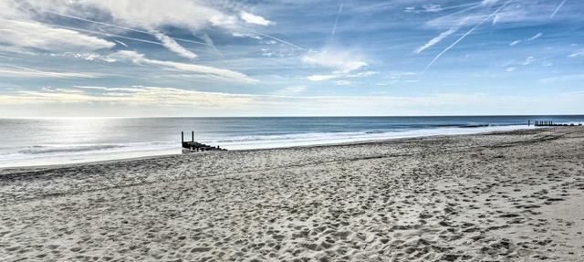 Bright Condo Half-Block to Cape May Beach!