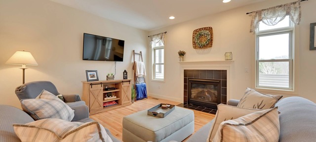 Bright Condo w/Community Perks: Near Ski Quechee!