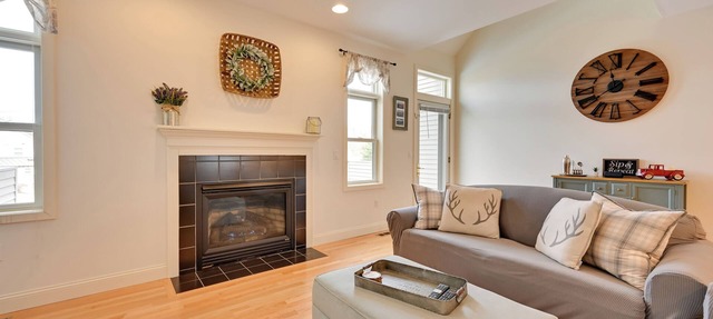 Bright Condo w/Community Perks: Near Ski Quechee!
