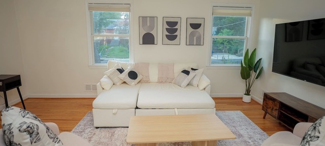 Bright & Cozy 2BR w/Yard – Private Entrance In Silver Spring