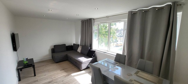 Bright Modern 3 Bedroom Apartment