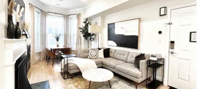 Bright & Modern 3BD/3BA Rowhouse in Capitol Hill - Free Parking for 2 Vehicles