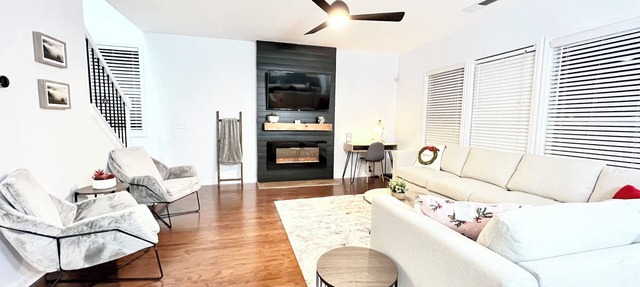 Bright Modern & Comfort 5BR-3Bath Fenced Yard Home in charming Sugar Hill