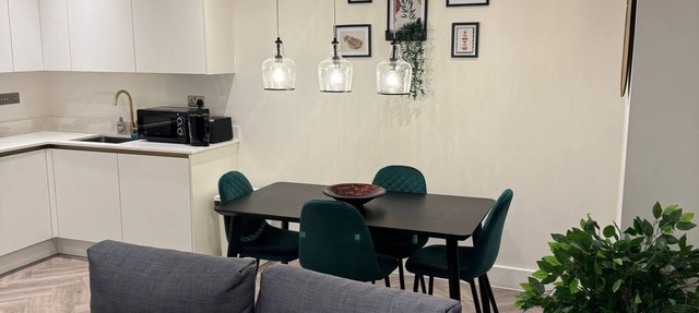 Bright & Spacious Apartment in St Albans