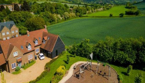 Bright Spacious Chilterns Hideaway - Pass the Keys