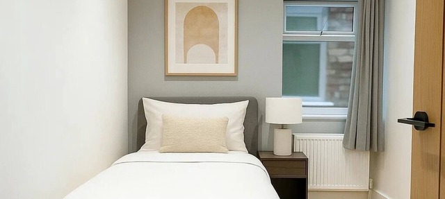 Bright & Spacious London Retreat – Ideal for Families & Groups