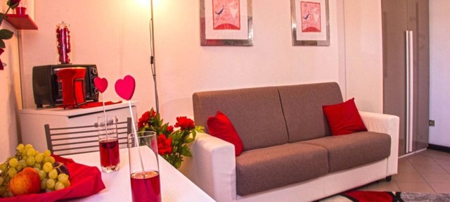 Bright Studio Apartment “Le Cà De Boron Standard Relax Apartment” in Historical Centre with Wi-Fi