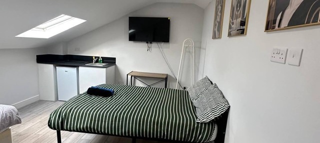 Bright Studio in Thornton Heat