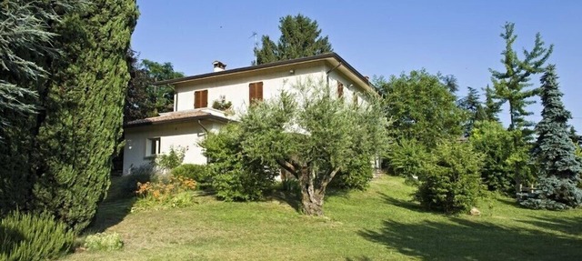 Bright villa on the hills of Lake Garda
