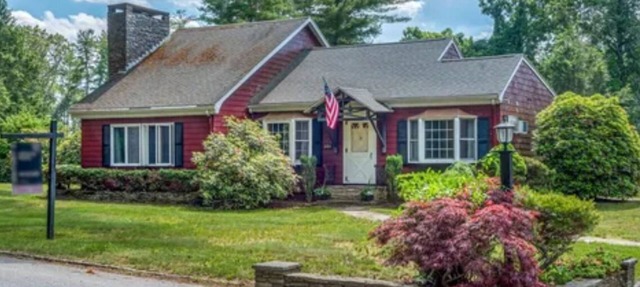 Brooklyn Bear Den: Charming 2-bedroom house