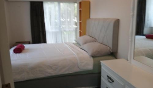 Budget shared accommodation holiday room spring city