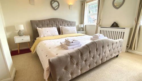 Bumblebee Cottage - Cosy Cottage in Area of Outstanding Natural Beauty