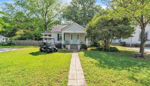 Bungalow off Floyd St in the heart of Covington bungalow