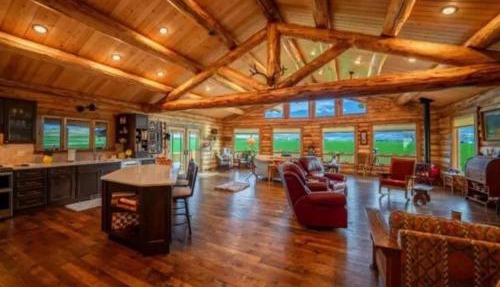 Bush Pilot Hunter's Retreat Lodge