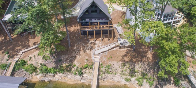 Cabin at Eagle Cove - Great location! Pet-friendly!