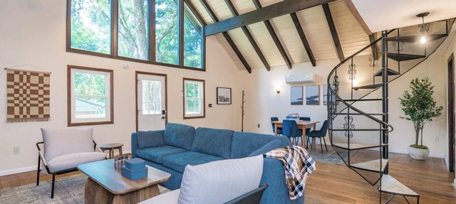 Cabin Style Rustic Getaway, with mini-splits