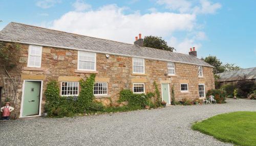 Cae Adar Farm
