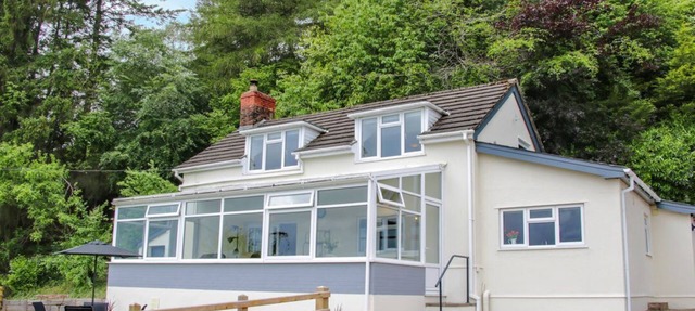 Caesamson: A Scenic Getaway in Caersws