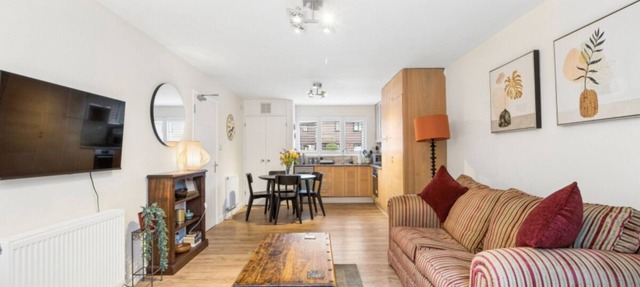 Canalside Hideaway in Berkhamsted - Pass the Keys