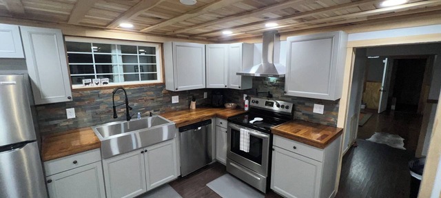 Cannon Cliffside River Retreat- FREE WIFI