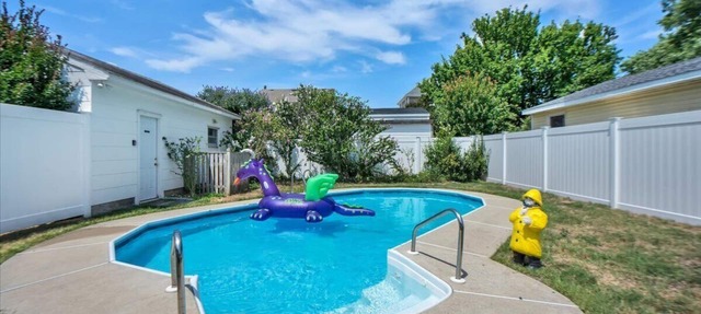 Cape Escape with a Pool! Bookings available for 2026 now!
