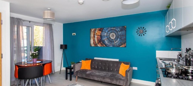 Carnforth 49 by Alt-Stay Contractor Accommodation - 2 Bed En Suite Contractor Home With Parking, Wi-Fi & Full Kitchen - Ideal For Long stays