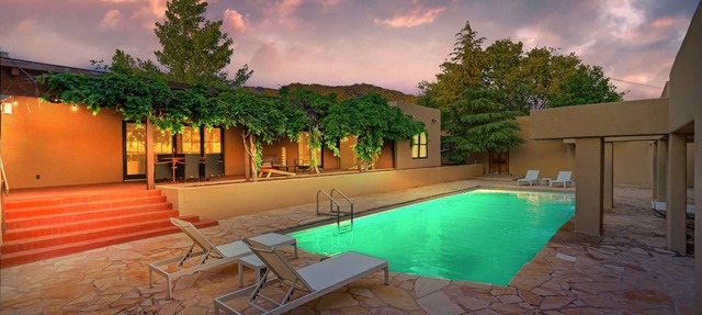 Casa Cascada - 6 BR - Game Room - Huge Pool - Sleeps 21!