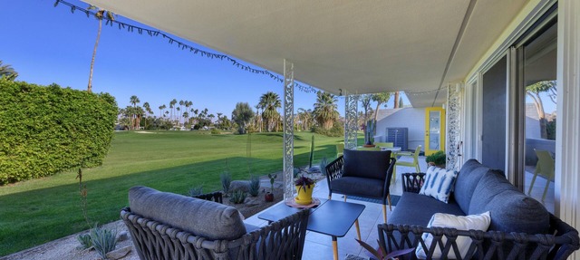 Casa de Pomelo: Canyon Country Club Colony in South Palm Springs
