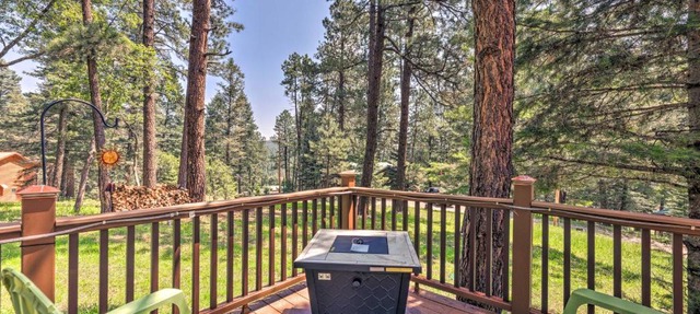 'Casa Verde' Cabin w/Fire Pit: 4 Mi to Ski