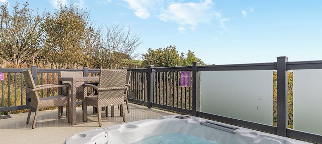 Castleton Premier Lodge