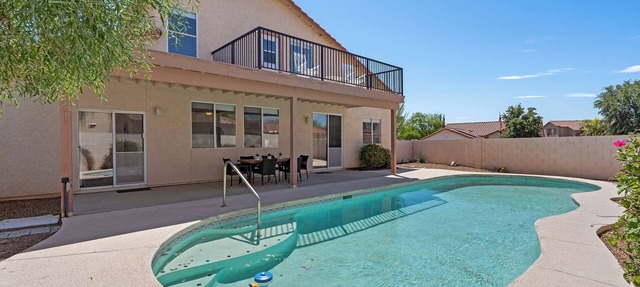 Catalina Pool-side Hideaway 4 Bed 3 Bath