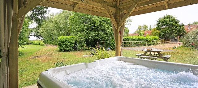 Cedar - Three Bedroom House, Sleeps 6