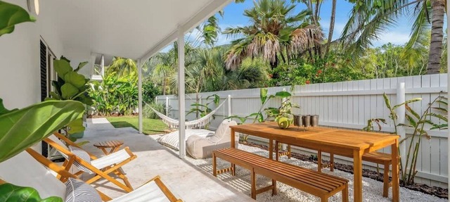 Cedar Villa: A Designer Pool House by the Beach